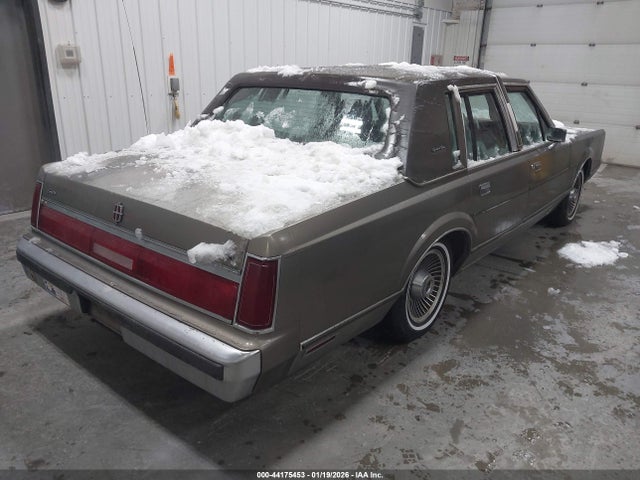 1987 LINCOLN TOWN CAR 1LNBM82F1HY689861 Photo 3