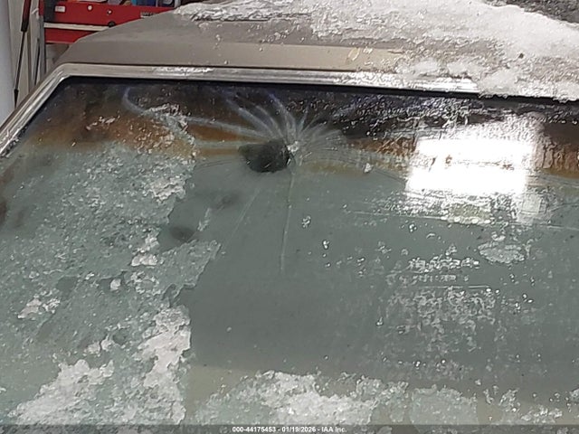 1987 LINCOLN TOWN CAR 1LNBM82F1HY689861 Photo 5