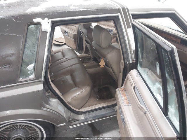 1987 LINCOLN TOWN CAR 1LNBM82F1HY689861 Photo 7