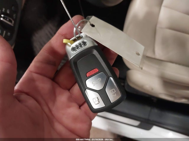 2017 AUDI A4 WAUENAF48HN034755 Photo 10