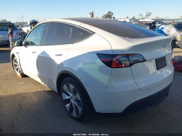 2021 TESLA MODEL Y 5YJYGDEE1MF087375 Photo 2