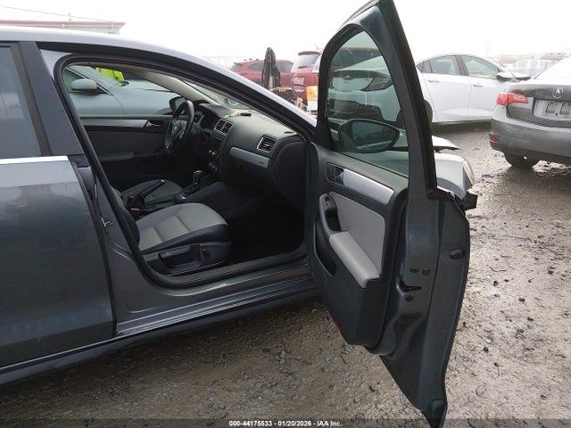 Aukcja sprzedaży 2013 Volkswagen Jetta Hybrid Sel Premium, vin: 3VW637AJ4DM298053, numer aukcji: 44175533
