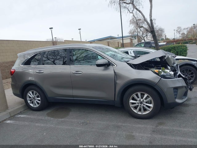5XYPG4A50KG449249 KIA Sorento 3.3l Lx
