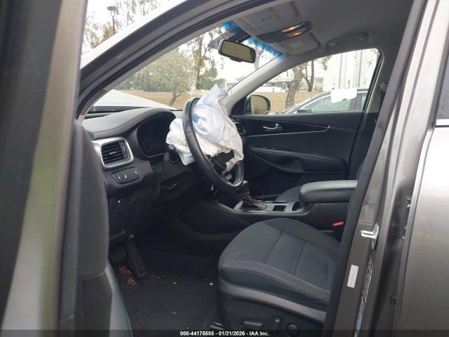 5XYPG4A50KG449249 KIA Sorento 3.3l Lx