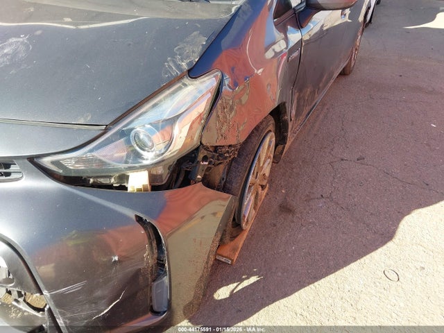JTDZN3EU0FJ029104 Toyota Prius V Five