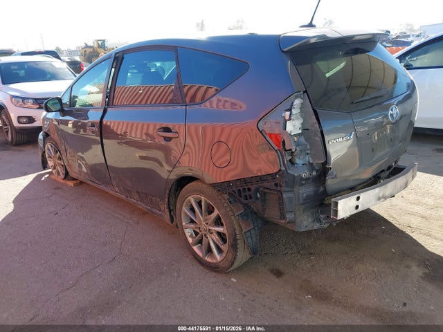 JTDZN3EU0FJ029104 Toyota Prius V Five