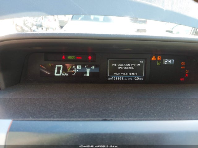 JTDZN3EU0FJ029104 Toyota Prius V Five