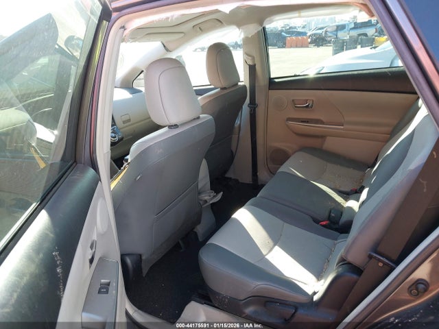 JTDZN3EU0FJ029104 Toyota Prius V Five