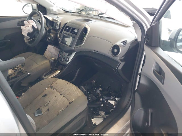 1G1JA6SG4F4215387 Chevrolet Sonic Ls Auto