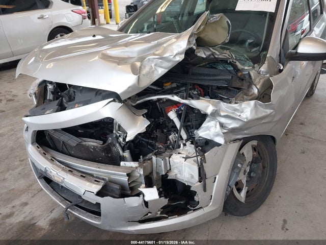1G1JA6SG4F4215387 Chevrolet Sonic Ls Auto