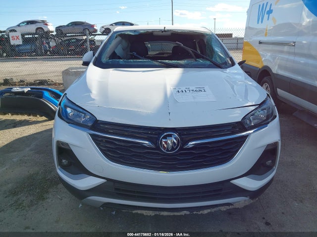 44175682 :رقم المزاد ، KL4MMBS22MB057949 vin ، 2021 Buick Encore Gx Fwd Preferred مزاد بيع