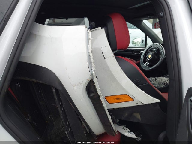 Продажа на аукционе авто 2025 Porsche Macan T, vin: WP1AA2A57SLB04590, номер лота: 44175684