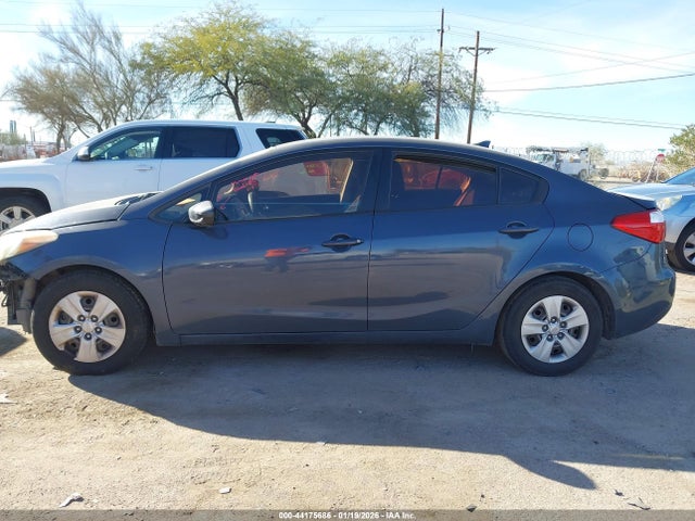 KNAFK4A68G5555030 KIA FORTE LX