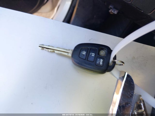 5YFBURHE3JP785543 Toyota COROLLA SE