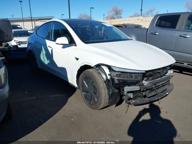 2026 TESLA MODEL Y 7SAYGDED5TF392550 Photo 0