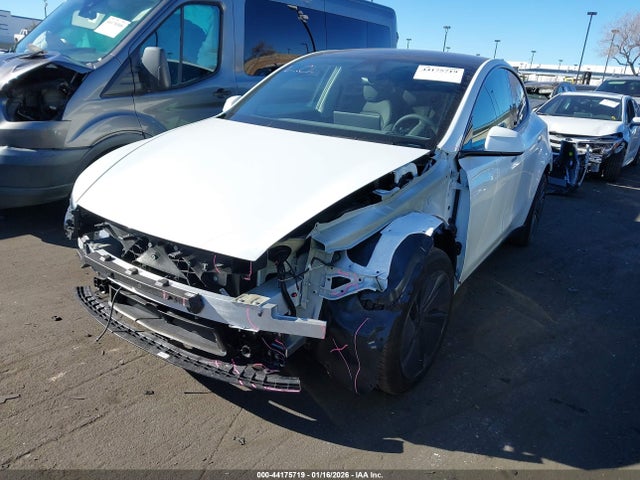 2026 TESLA MODEL Y 7SAYGDED5TF392550 Photo 1