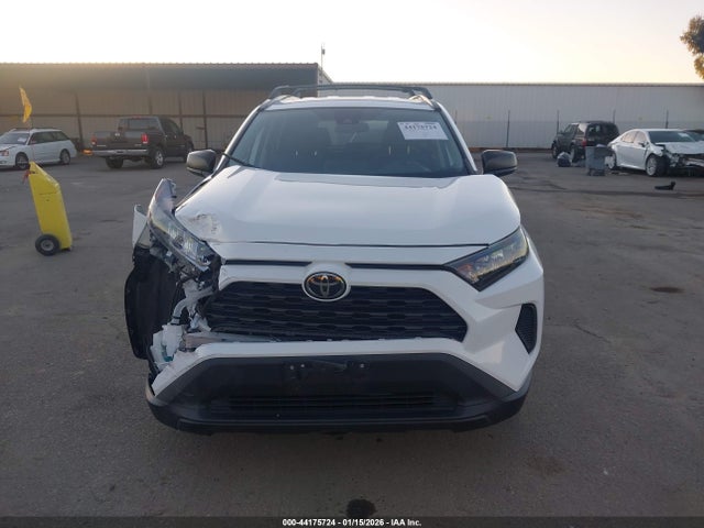 2T3H1RFV3LW068946 Toyota RAV4 LE