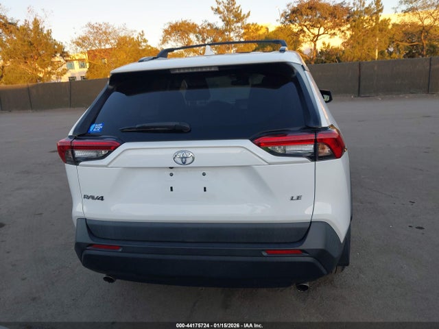 2T3H1RFV3LW068946 Toyota RAV4 LE