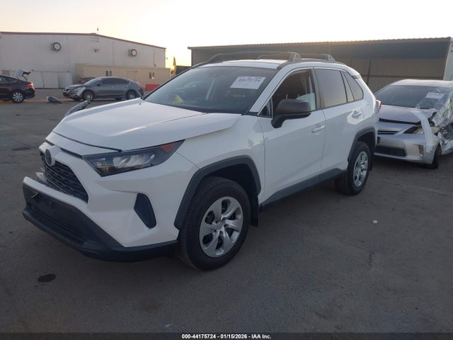 2T3H1RFV3LW068946 Toyota RAV4 LE