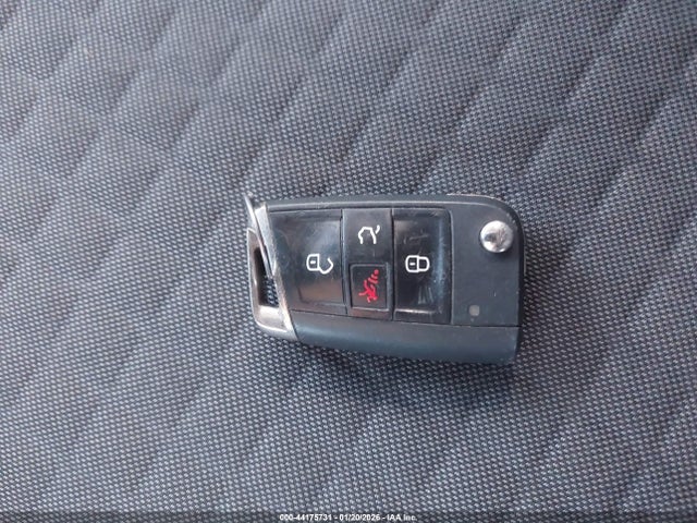 3VV1B7AX3MM037860 Volkswagen Tiguan 2.0t S