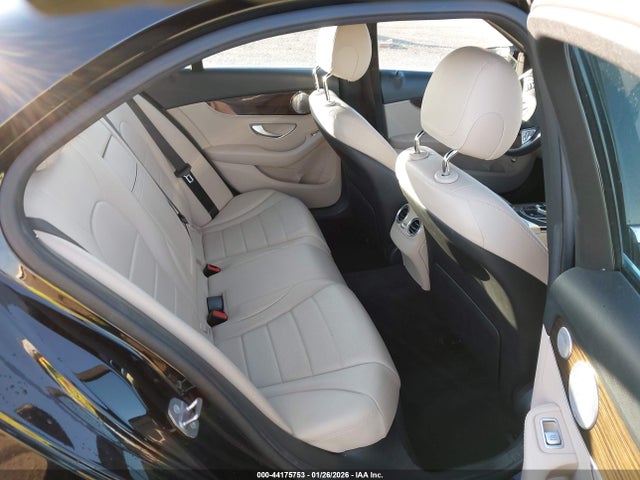 55SWF4JB5JU246284 Mercedes-Benz C 300