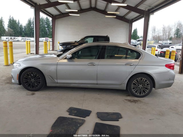 WBAJA7C32HG904061 BMW 530i Xdrive