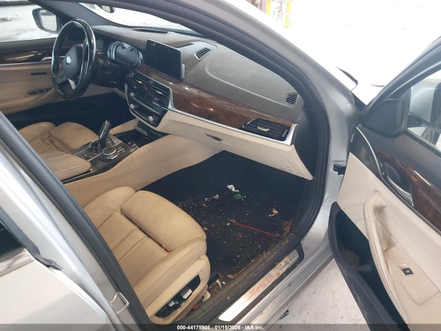 WBAJA7C32HG904061 BMW 530i Xdrive