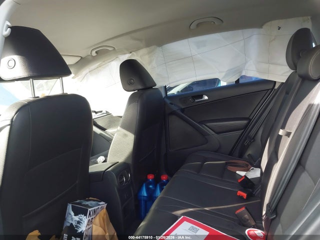 WVGAV7AX0GW585322 Volkswagen TIGUAN S