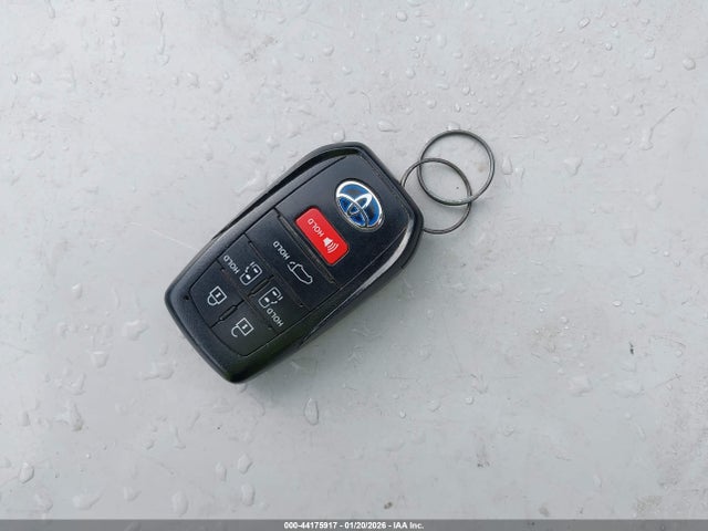 5TDXRKEC4NS105888 Toyota Sienna Xse