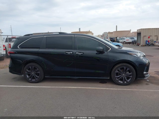 5TDXRKEC4NS105888 Toyota Sienna Xse