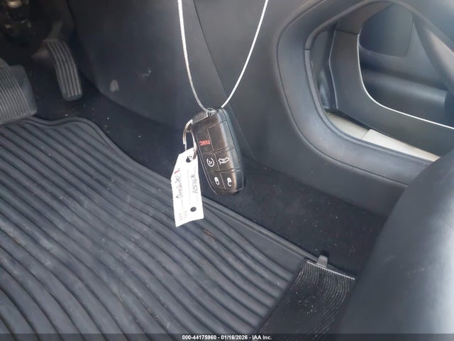 Chrysler 200 C 2015 1C3CCCEG5FN644363 Image 11