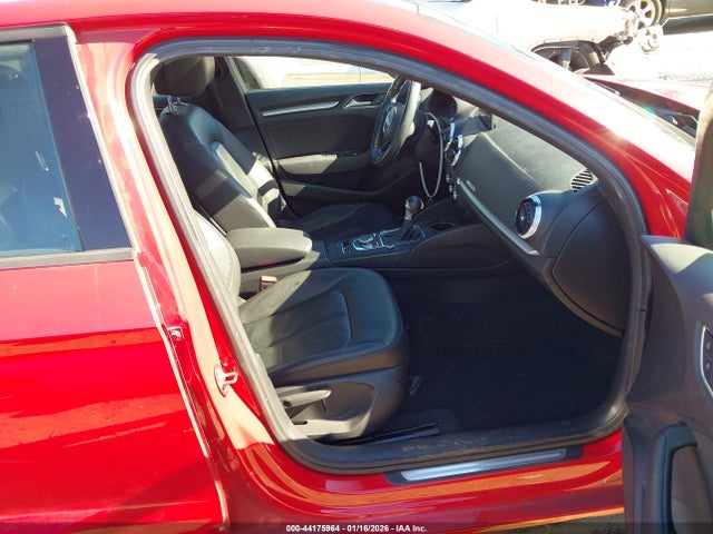 2018 AUDI A3 WAUAUGFF9J1042981 Photo 4