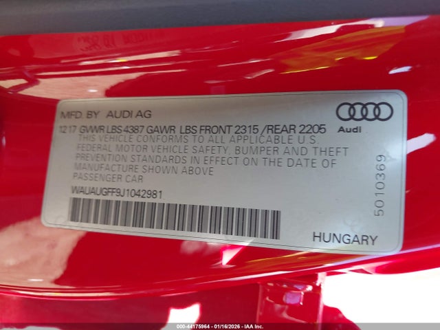 2018 AUDI A3 WAUAUGFF9J1042981 Photo 8