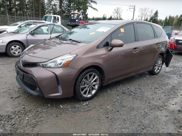 JTDZN3EU7FJ028998 Toyota Prius V Five