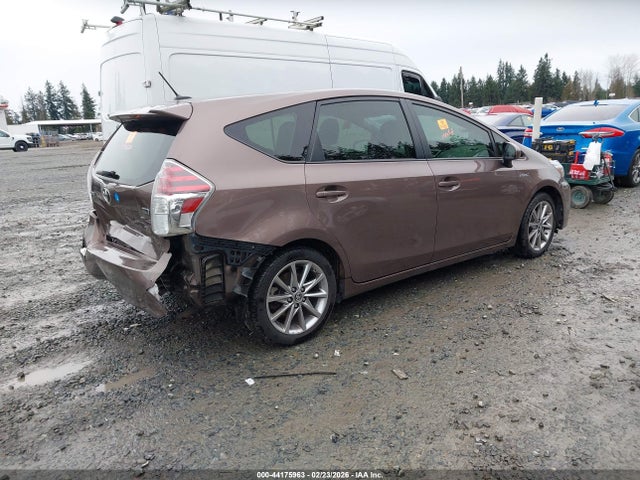 JTDZN3EU7FJ028998 Toyota Prius V Five