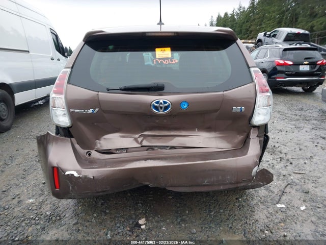 JTDZN3EU7FJ028998 Toyota Prius V Five