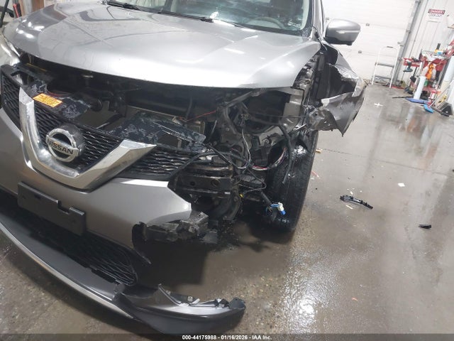 KNMAT2MV6FP577094 Nissan ROGUE SV