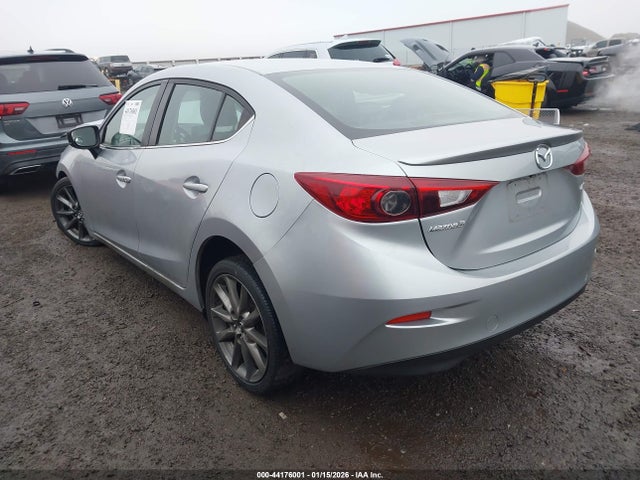 3MZBN1V38JM277042 Mazda Mazda3 Touring