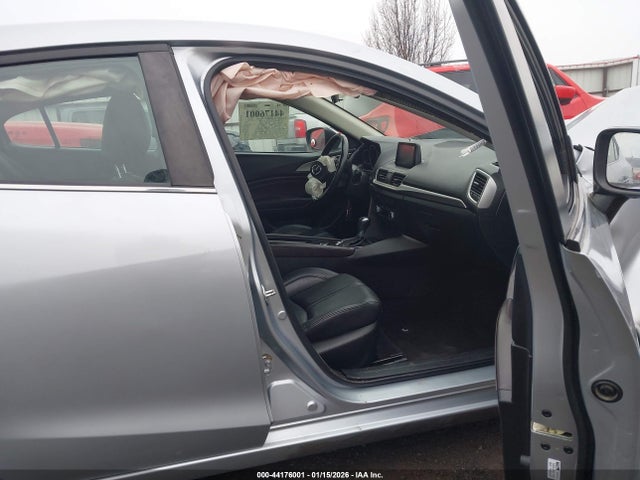 3MZBN1V38JM277042 Mazda Mazda3 Touring