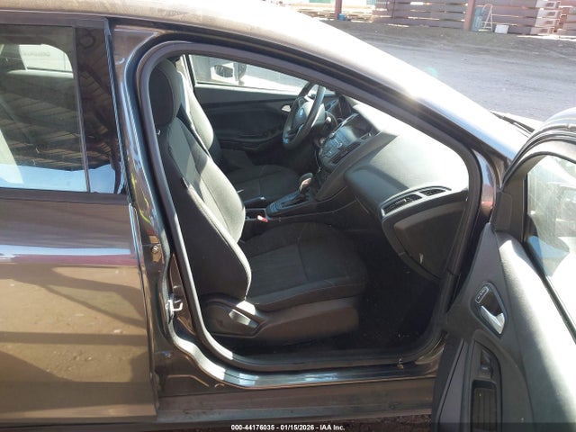 1FADP3K27JL284567 Ford FOCUS SE