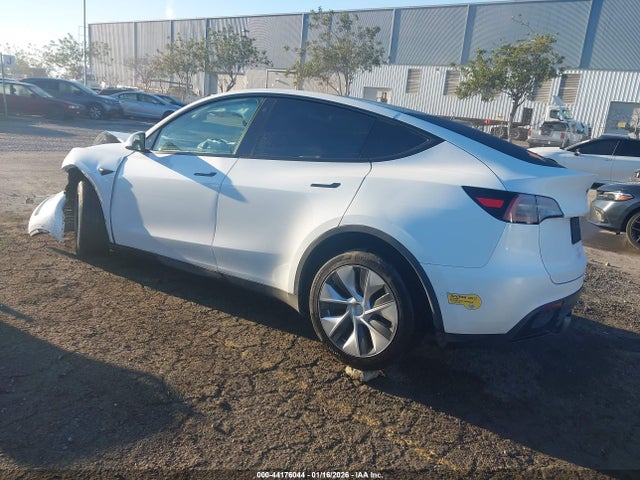2022 TESLA MODEL Y 7SAYGDEE5NF487380 Photo 2