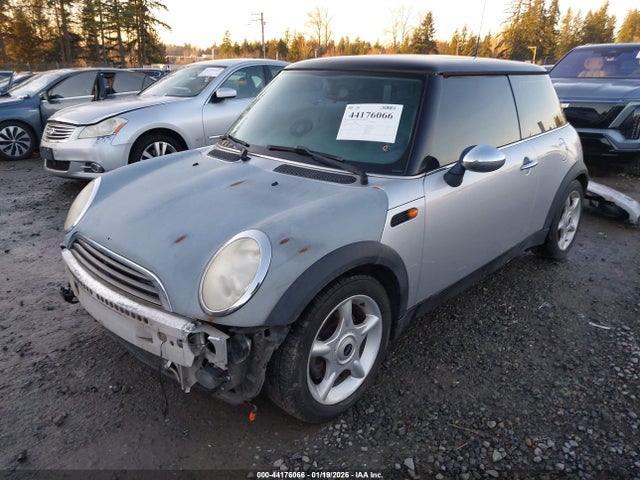 2006 MINI COOPER WMWRC33516TK94083 Photo 1