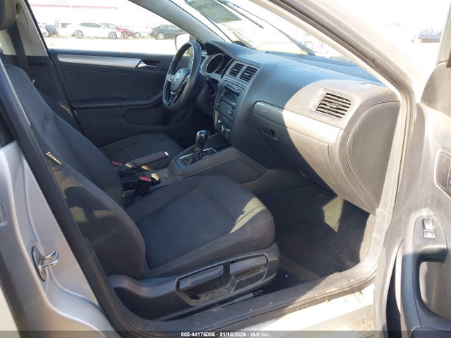 3VWD17AJ0FM285428 Volkswagen Jetta 1.8t Se