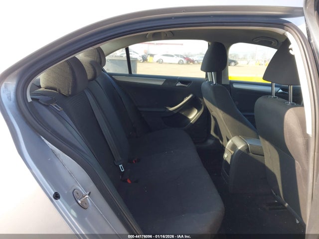 3VWD17AJ0FM285428 Volkswagen Jetta 1.8t Se
