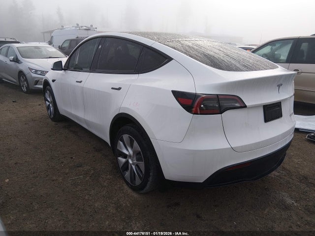 2023 TESLA MODEL Y 7SAYGDEE9PF898056 Photo 2