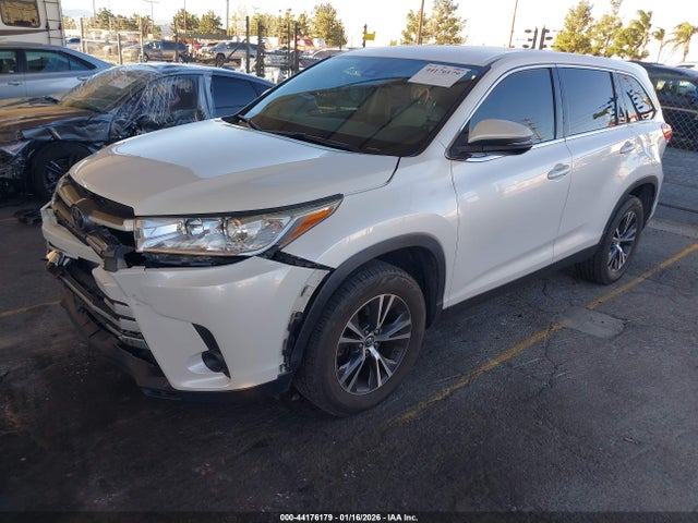 5TDZZRFH7KS339272 Toyota Highlander Le