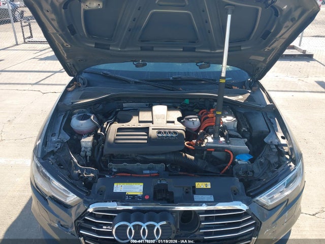 Audi A3 E-tron 1.4t Premium 2017 WAUTPBFF7HA135303 Image 10