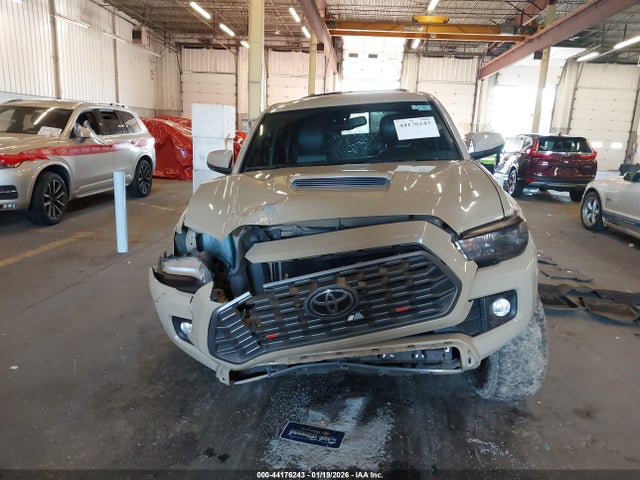 3TMDZ5BN0JM047301 Toyota Tacoma Trd Sport