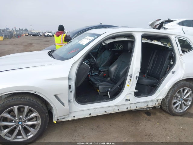 5UXTR7C5XKLF23788 BMW X3 Sdrive30i