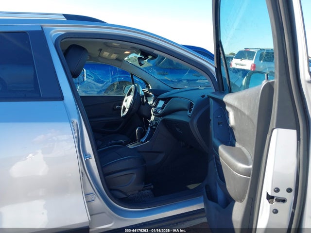 2022 CHEVROLET TRAX KL7CJLSM4NB558132 Photo 4